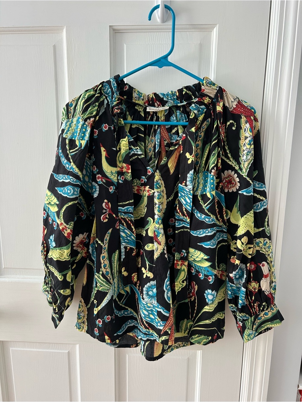 Fitzroy and Willa Floral-Print Black Peasant Blouse - Black & Multi XS.